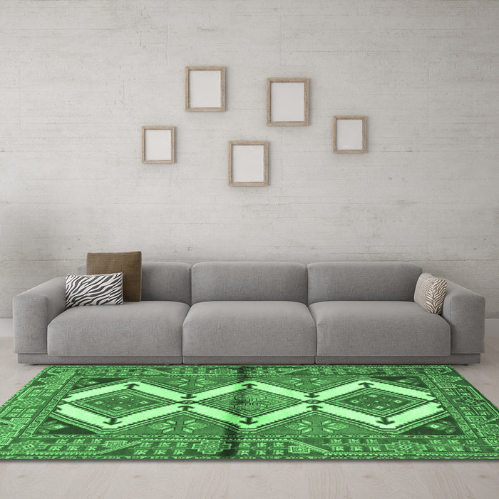 Machine Washable Persian Emerald Green Traditional Area Rugs in a Living Room,, wshtr4028emgrn