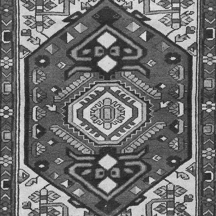 Serging Thickness of Machine Washable Persian Gray Traditional Rug, wshtr402gry