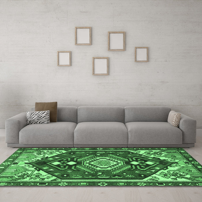 Machine Washable Persian Emerald Green Traditional Area Rugs in a Living Room,, wshtr402emgrn