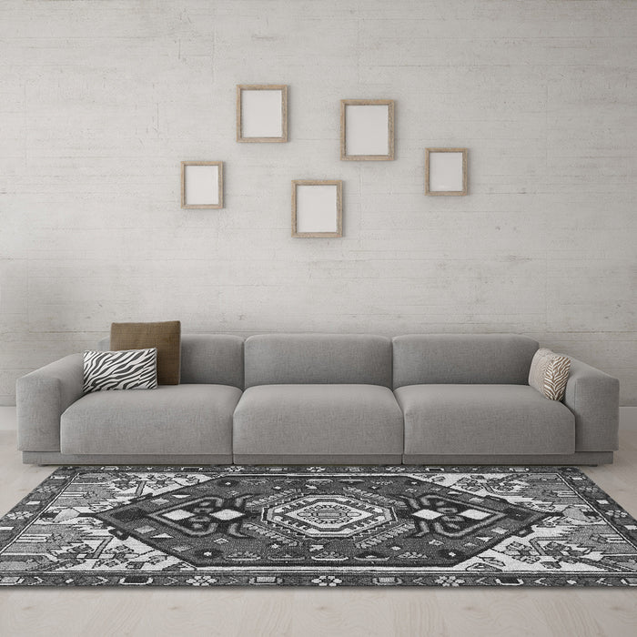 Machine Washable Persian Gray Traditional Rug in a Living Room,, wshtr402gry