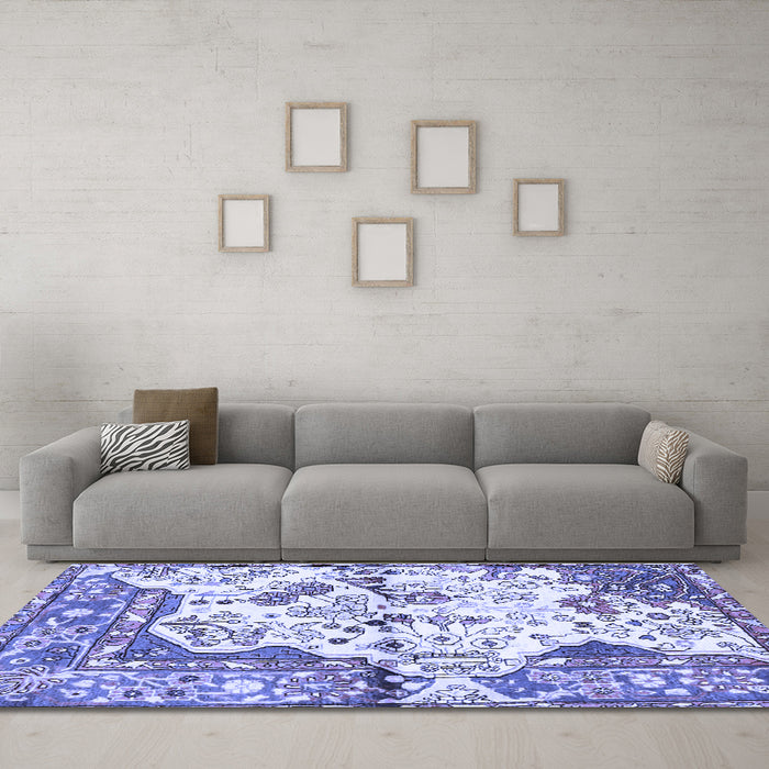 Machine Washable Persian Blue Traditional Rug in a Living Room, wshtr4030blu