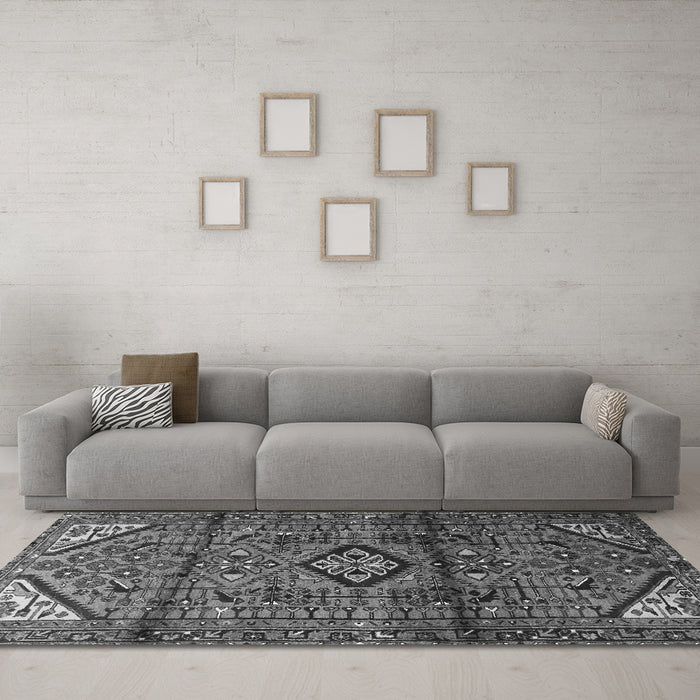 Machine Washable Persian Gray Traditional Rug in a Living Room,, wshtr4031gry