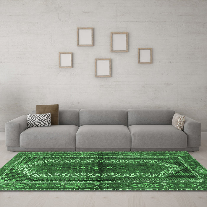 Machine Washable Persian Emerald Green Traditional Area Rugs in a Living Room,, wshtr4032emgrn
