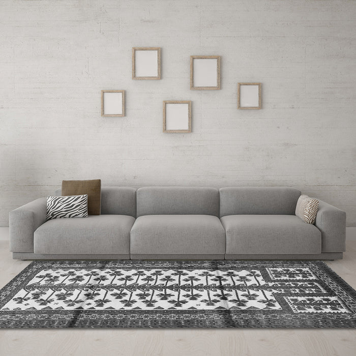 Machine Washable Persian Gray Traditional Rug in a Living Room,, wshtr4033gry