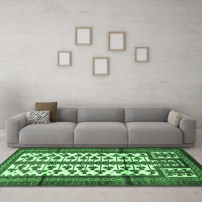 Machine Washable Persian Emerald Green Traditional Area Rugs in a Living Room,, wshtr4033emgrn