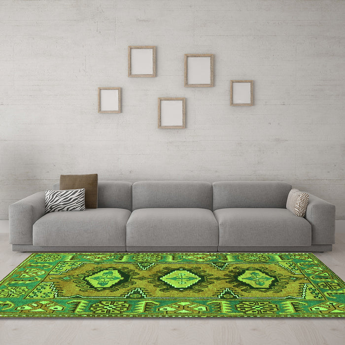 Machine Washable Persian Green Traditional Area Rugs in a Living Room,, wshtr4035grn
