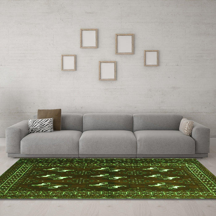 Machine Washable Persian Green Traditional Area Rugs in a Living Room,, wshtr4036grn