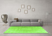 Machine Washable Persian Green Traditional Area Rugs in a Living Room,, wshtr4037grn