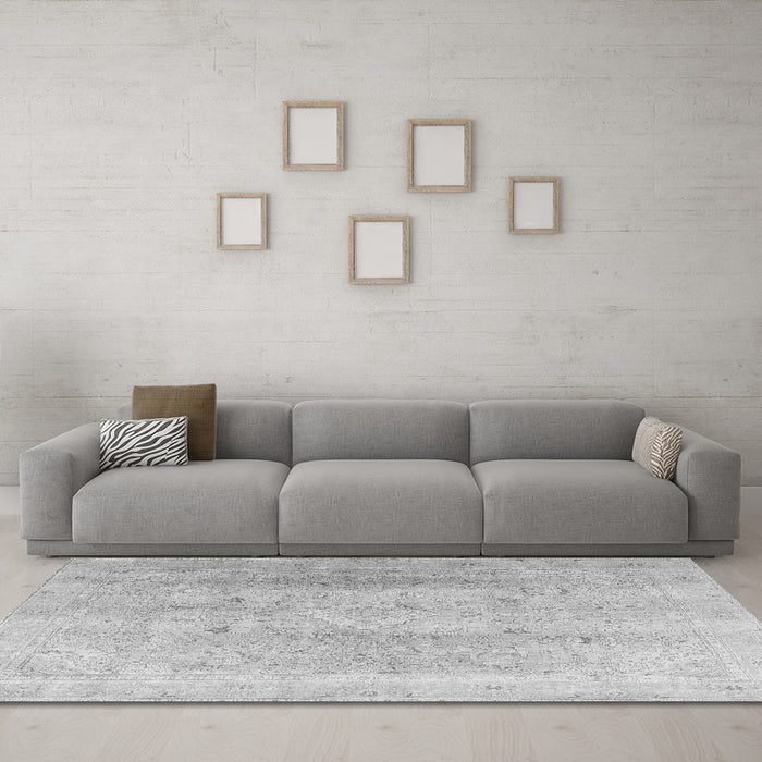 Machine Washable Persian Gray Traditional Rug in a Living Room,, wshtr4037gry