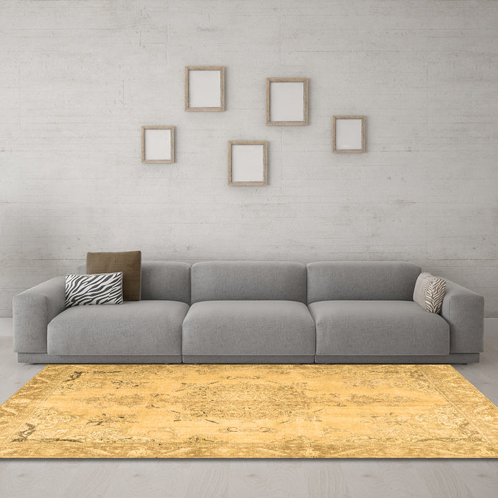Machine Washable Persian Brown Traditional Rug in a Living Room,, wshtr4038brn