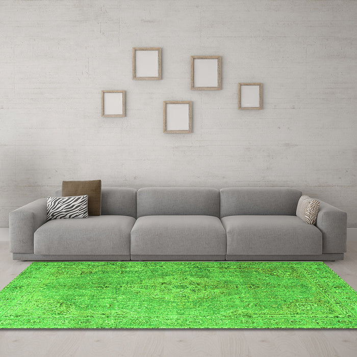 Machine Washable Persian Green Traditional Area Rugs in a Living Room,, wshtr4039grn