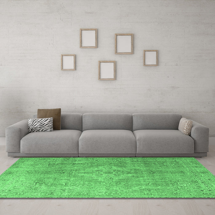 Machine Washable Persian Emerald Green Traditional Area Rugs in a Living Room,, wshtr4039emgrn