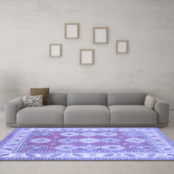 Machine Washable Geometric Blue Traditional Rug in a Living Room, wshtr403blu