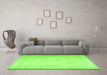 Machine Washable Persian Green Traditional Area Rugs in a Living Room,, wshtr4040grn