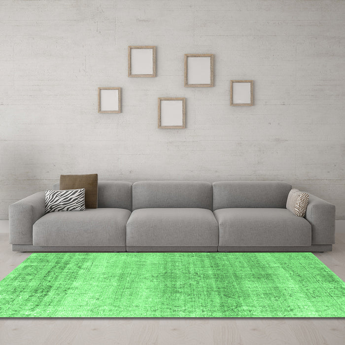 Machine Washable Persian Emerald Green Traditional Area Rugs in a Living Room,, wshtr4042emgrn