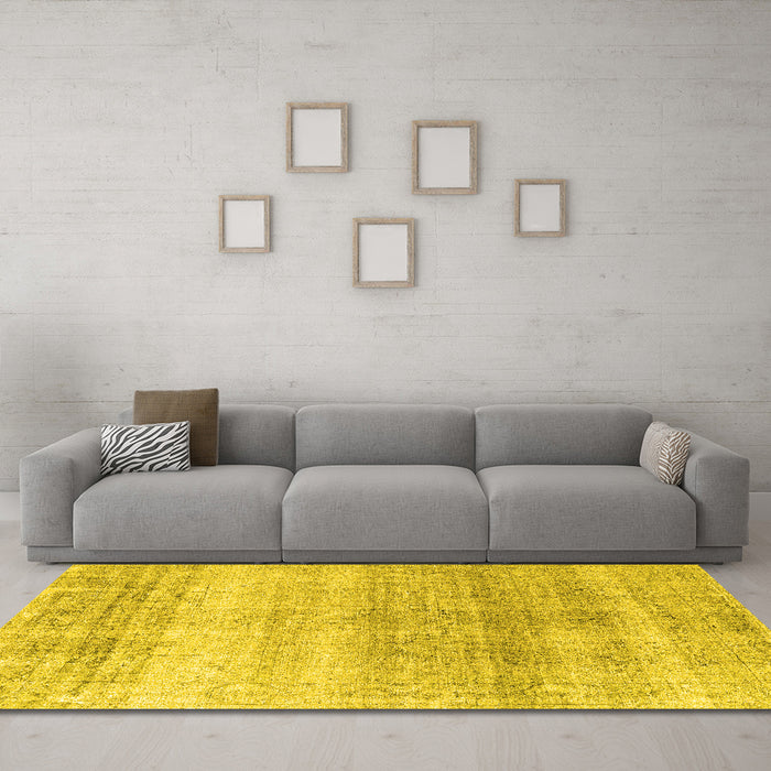 Machine Washable Persian Yellow Traditional Rug in a Living Room, wshtr4042yw
