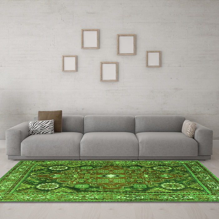 Machine Washable Persian Green Traditional Area Rugs in a Living Room,, wshtr4045grn