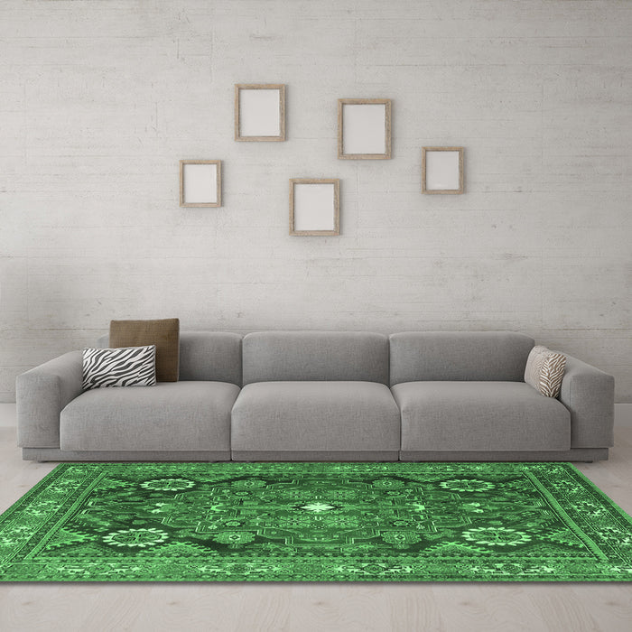 Machine Washable Persian Emerald Green Traditional Area Rugs in a Living Room,, wshtr4045emgrn