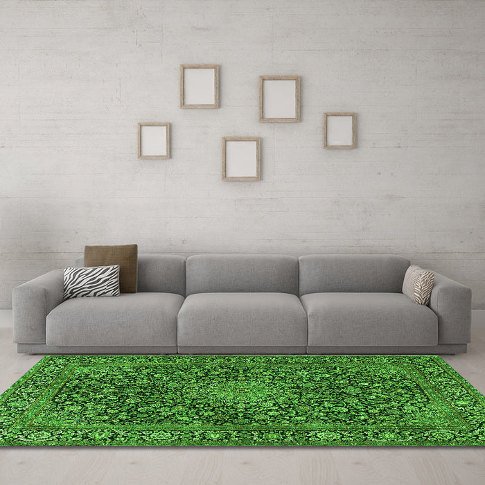 Machine Washable Persian Green Traditional Area Rugs in a Living Room,, wshtr4046grn
