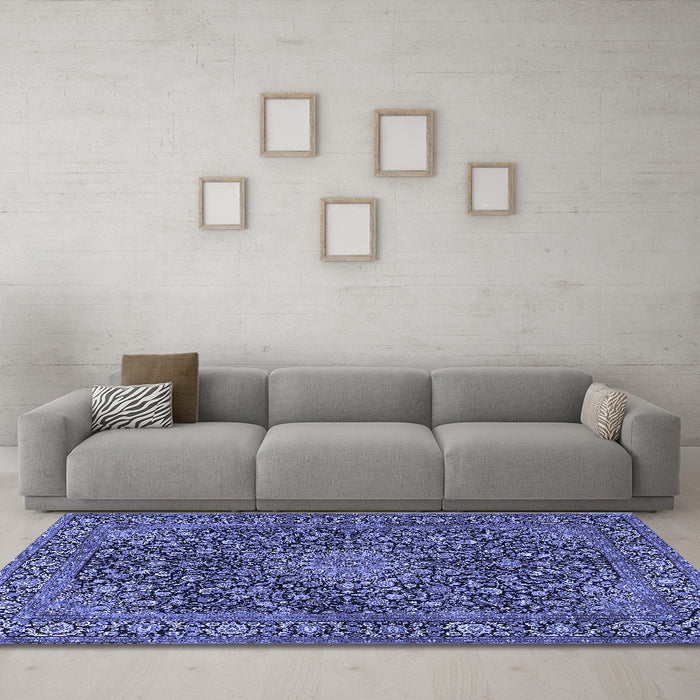 Machine Washable Persian Blue Traditional Rug in a Living Room, wshtr4046blu