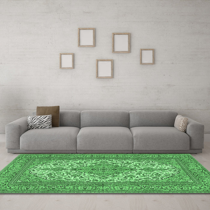 Machine Washable Persian Emerald Green Traditional Area Rugs in a Living Room,, wshtr4048emgrn