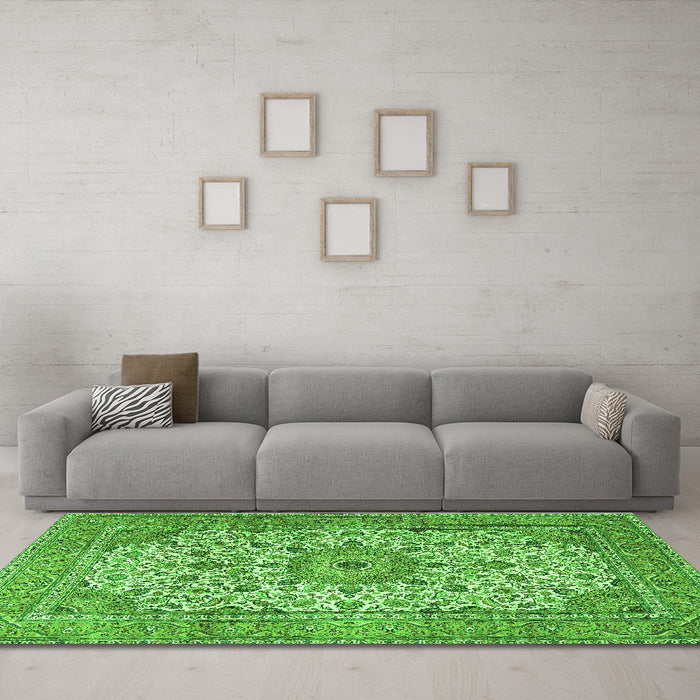 Machine Washable Persian Green Traditional Area Rugs in a Living Room,, wshtr4050grn