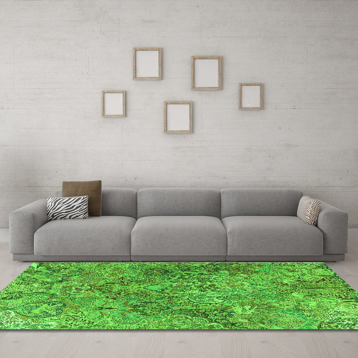Machine Washable Persian Green Traditional Area Rugs in a Living Room,, wshtr4052grn