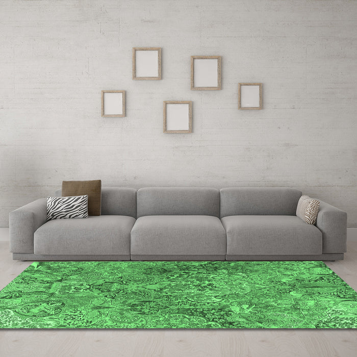 Machine Washable Persian Emerald Green Traditional Area Rugs in a Living Room,, wshtr4052emgrn