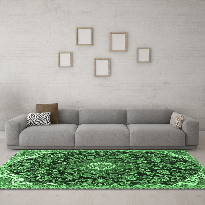 Machine Washable Persian Emerald Green Traditional Area Rugs in a Living Room,, wshtr4053emgrn