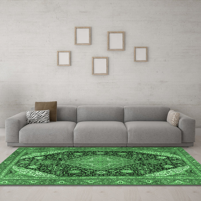Machine Washable Persian Emerald Green Traditional Area Rugs in a Living Room,, wshtr4054emgrn