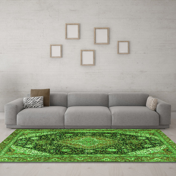 Machine Washable Persian Green Traditional Area Rugs in a Living Room,, wshtr4054grn