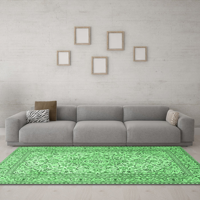 Machine Washable Persian Emerald Green Traditional Area Rugs in a Living Room,, wshtr4055emgrn