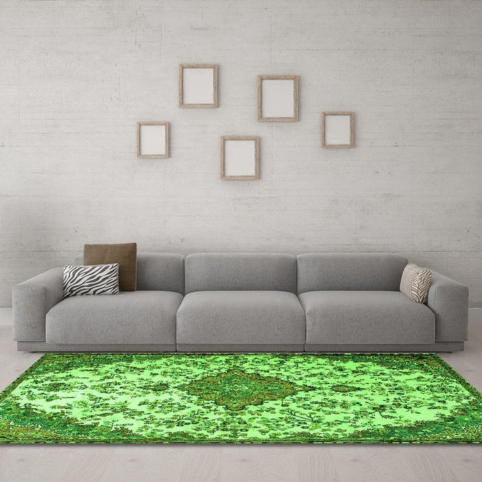 Machine Washable Persian Green Traditional Area Rugs in a Living Room,, wshtr4056grn
