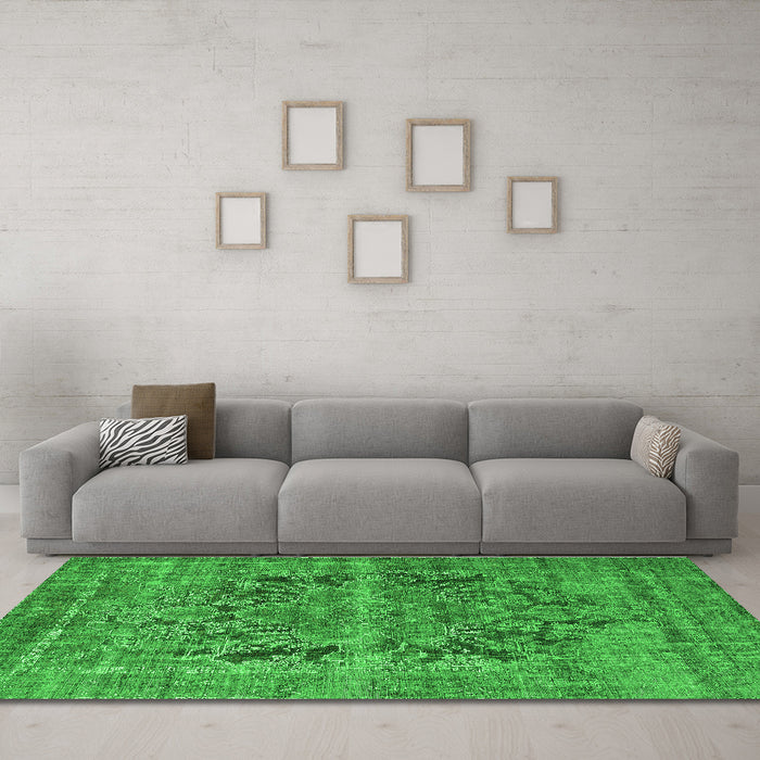 Machine Washable Persian Green Traditional Area Rugs in a Living Room,, wshtr4057grn