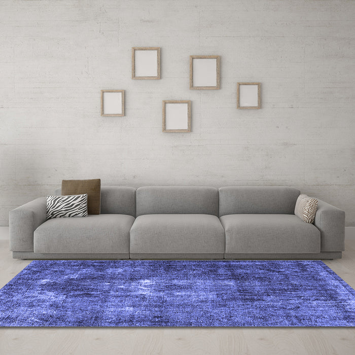 Machine Washable Persian Blue Traditional Rug in a Living Room, wshtr4058blu