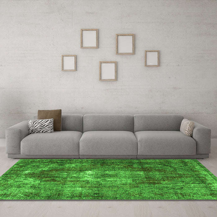 Machine Washable Persian Green Traditional Area Rugs in a Living Room,, wshtr4058grn