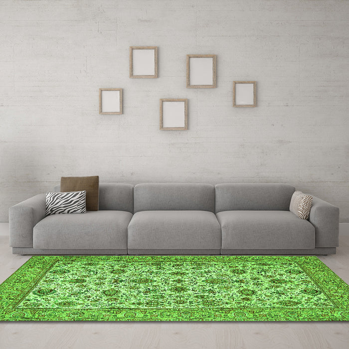 Machine Washable Persian Green Traditional Area Rugs in a Living Room,, wshtr405grn