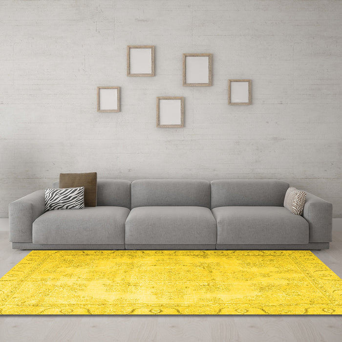 Machine Washable Persian Yellow Traditional Rug in a Living Room, wshtr4060yw