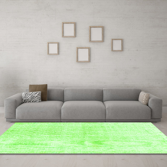 Machine Washable Persian Green Traditional Area Rugs in a Living Room,, wshtr4061grn