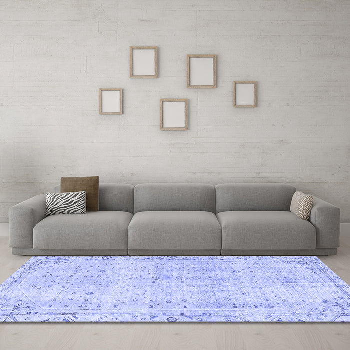 Machine Washable Persian Blue Traditional Rug in a Living Room, wshtr4062blu