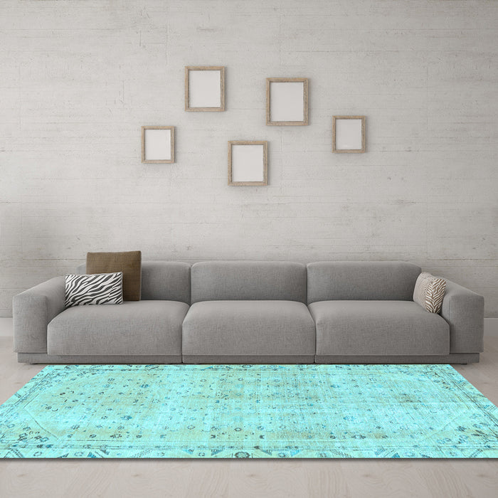 Machine Washable Persian Light Blue Traditional Rug in a Living Room, wshtr4062lblu