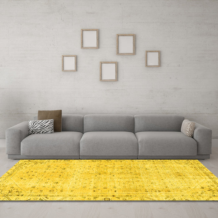 Machine Washable Persian Yellow Traditional Rug in a Living Room, wshtr4062yw