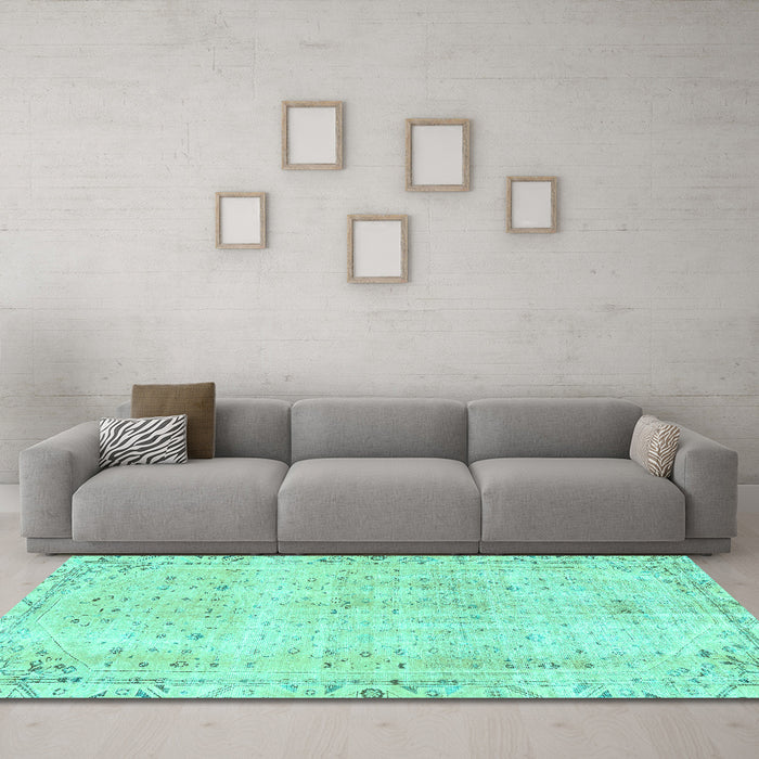 Machine Washable Persian Turquoise Traditional Area Rugs in a Living Room,, wshtr4062turq