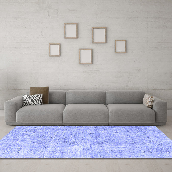 Machine Washable Persian Blue Traditional Rug in a Living Room, wshtr4063blu