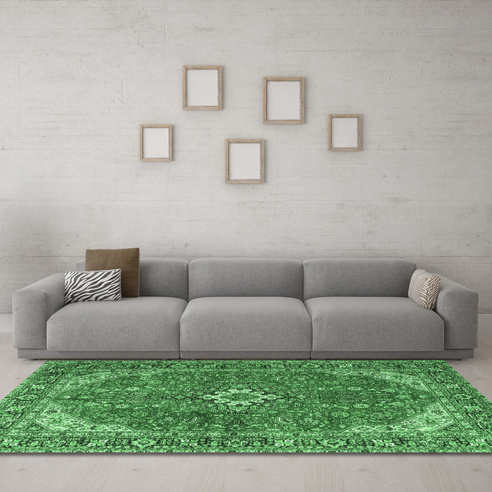 Machine Washable Medallion Emerald Green Traditional Area Rugs in a Living Room,, wshtr4064emgrn
