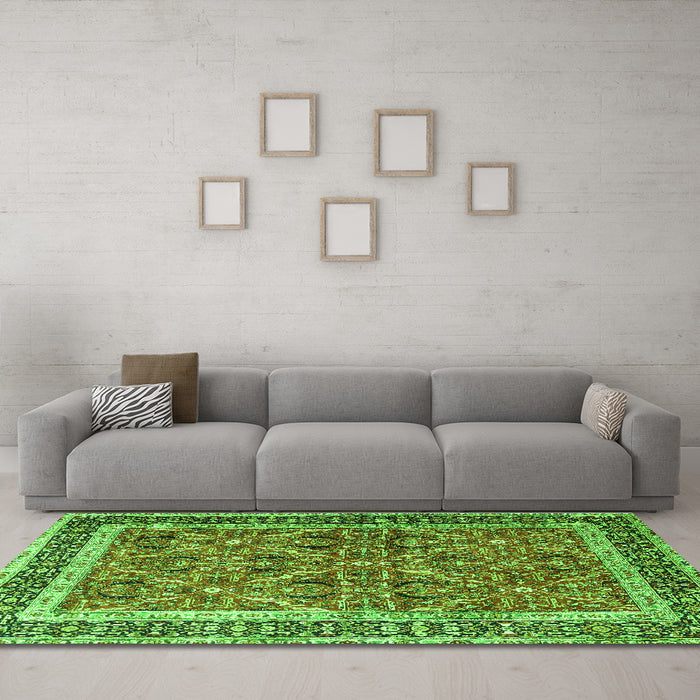 Machine Washable Persian Green Traditional Area Rugs in a Living Room,, wshtr4065grn