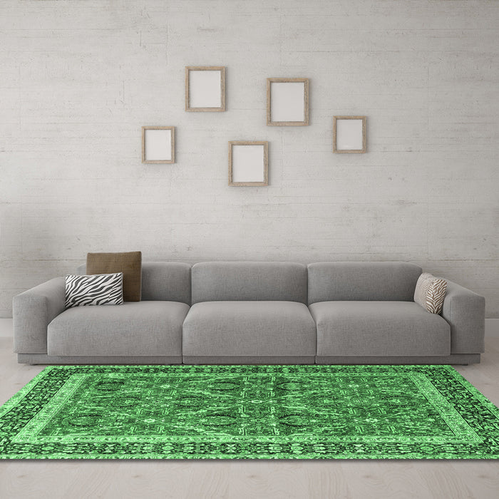 Machine Washable Persian Emerald Green Traditional Area Rugs in a Living Room,, wshtr4065emgrn