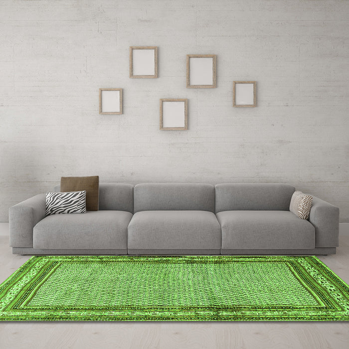 Machine Washable Persian Green Traditional Area Rugs in a Living Room,, wshtr4066grn