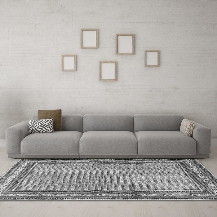 Machine Washable Persian Gray Traditional Rug in a Living Room,, wshtr4066gry