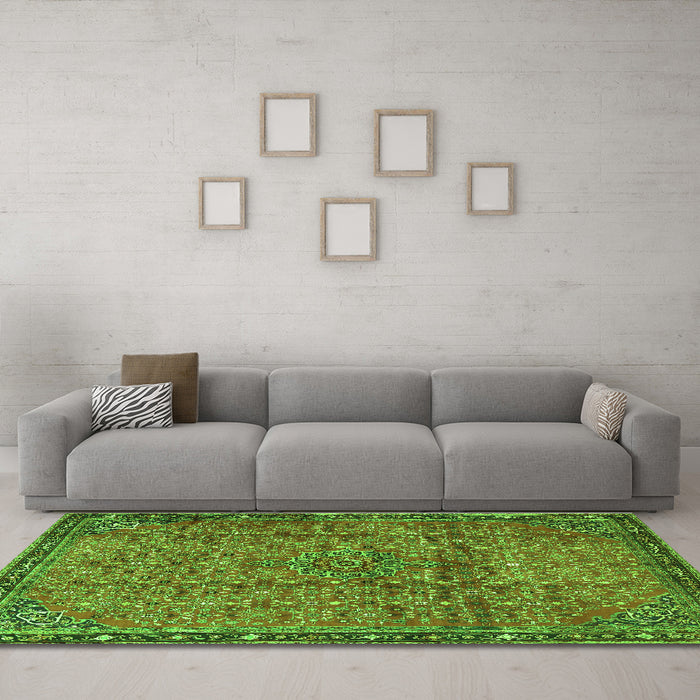 Machine Washable Persian Green Traditional Area Rugs in a Living Room,, wshtr4067grn